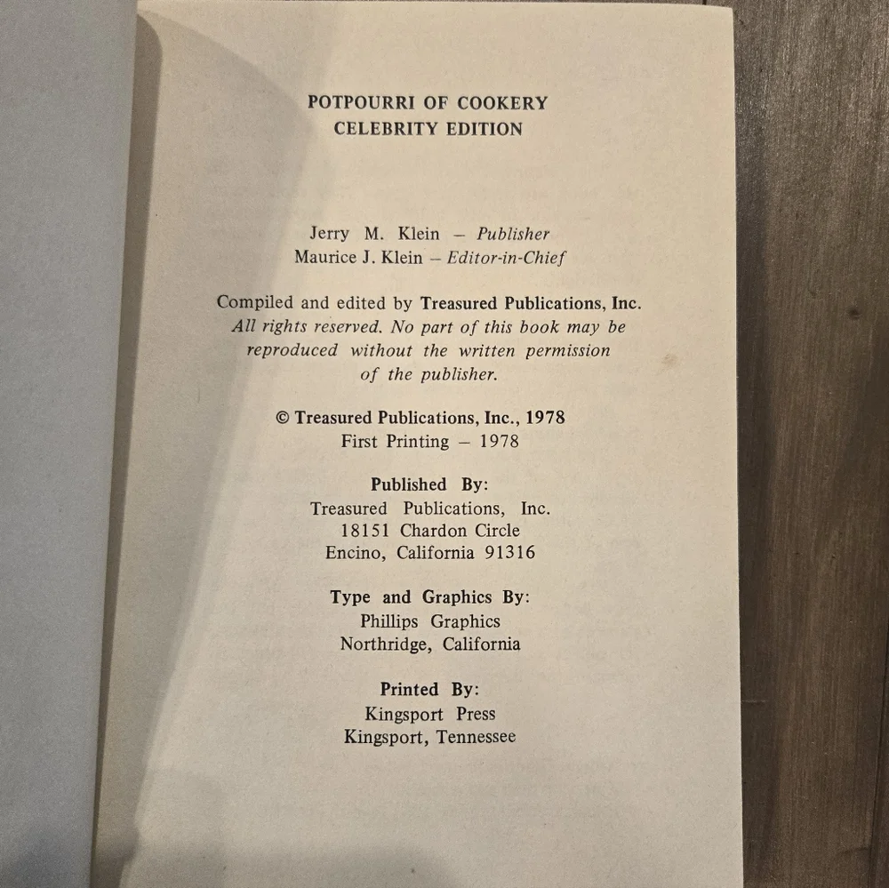 The Celebrity Cookbook - Favorite Recipes from the Famous